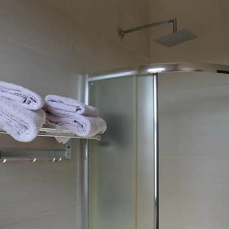 Hasmegaj 3* Mahall' e Kryethuit