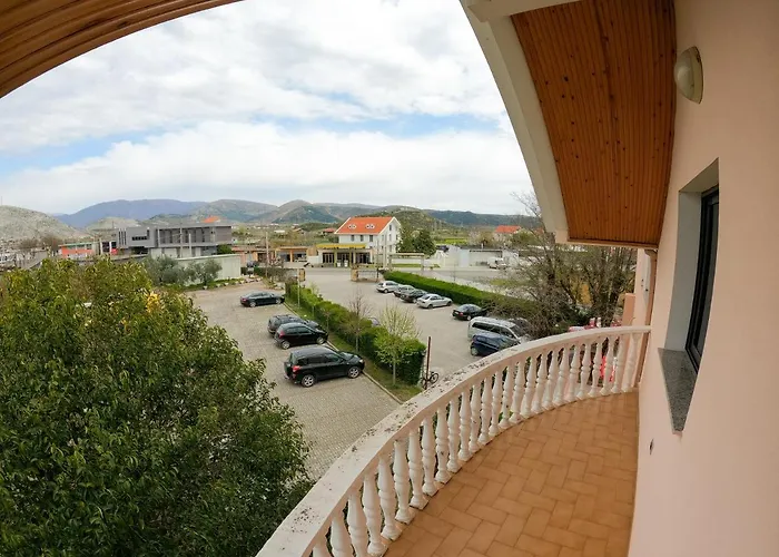 Hasmegaj Hotell Mahall' e Kryethuit